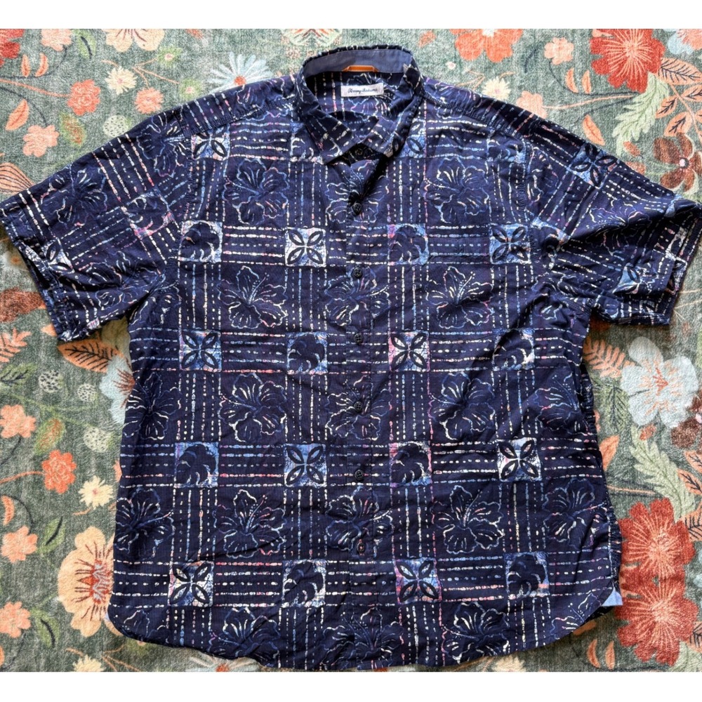 Tommy Bahama Mens XL Navy Blue Floral Batik Short Sleeve Button Down‎ ST324690